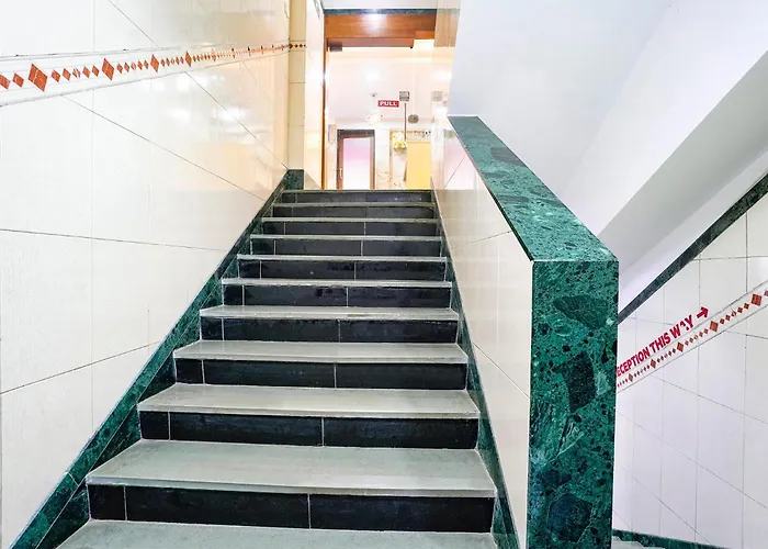 Fabhotel Cruz Royale - Nr- Bandra West Mumbai